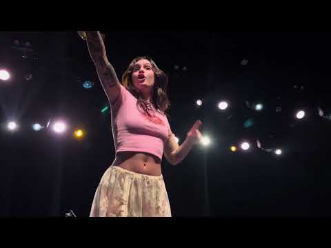 Bea Miller - “That Bitch” live Gauche Tour 2023