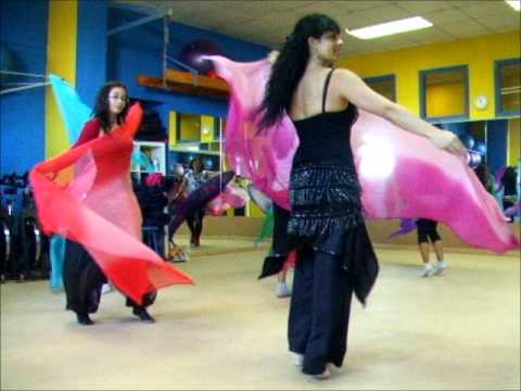 Clase danza del vientre Gimnasio Evolution, el 03/07/12 - YouTube