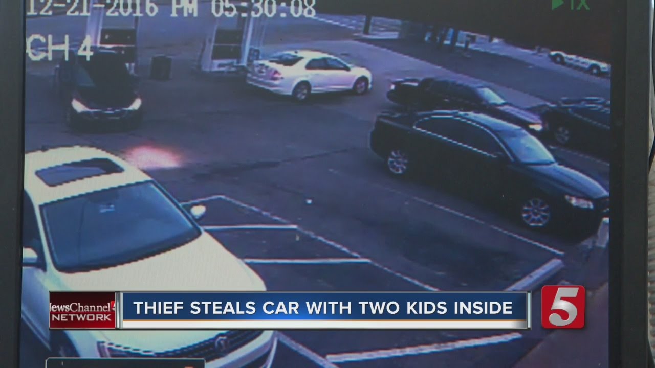 Thief Attemps To Steal Car With Kids Inside - YouTube