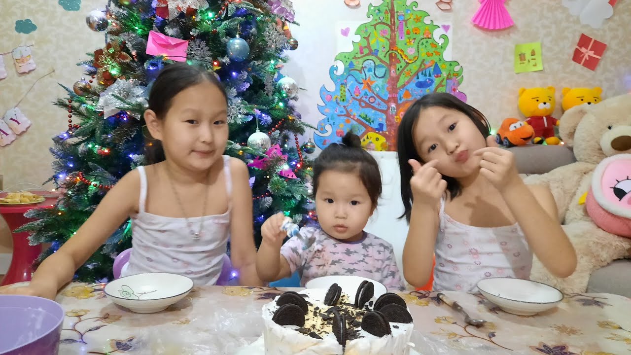 Влог 50 Шинэ жилийн ширээгээ чимэх амтат Тортон Зайрмагаа хамтдаа хийцгээе~Icecream Cake, 아이스크림 케이크.