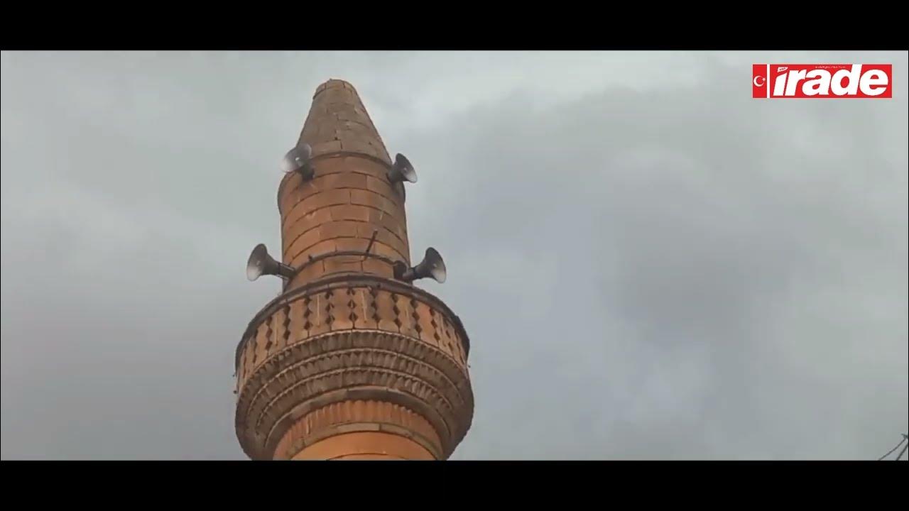 Sivas'ta Minareye Yıldırım Düştü