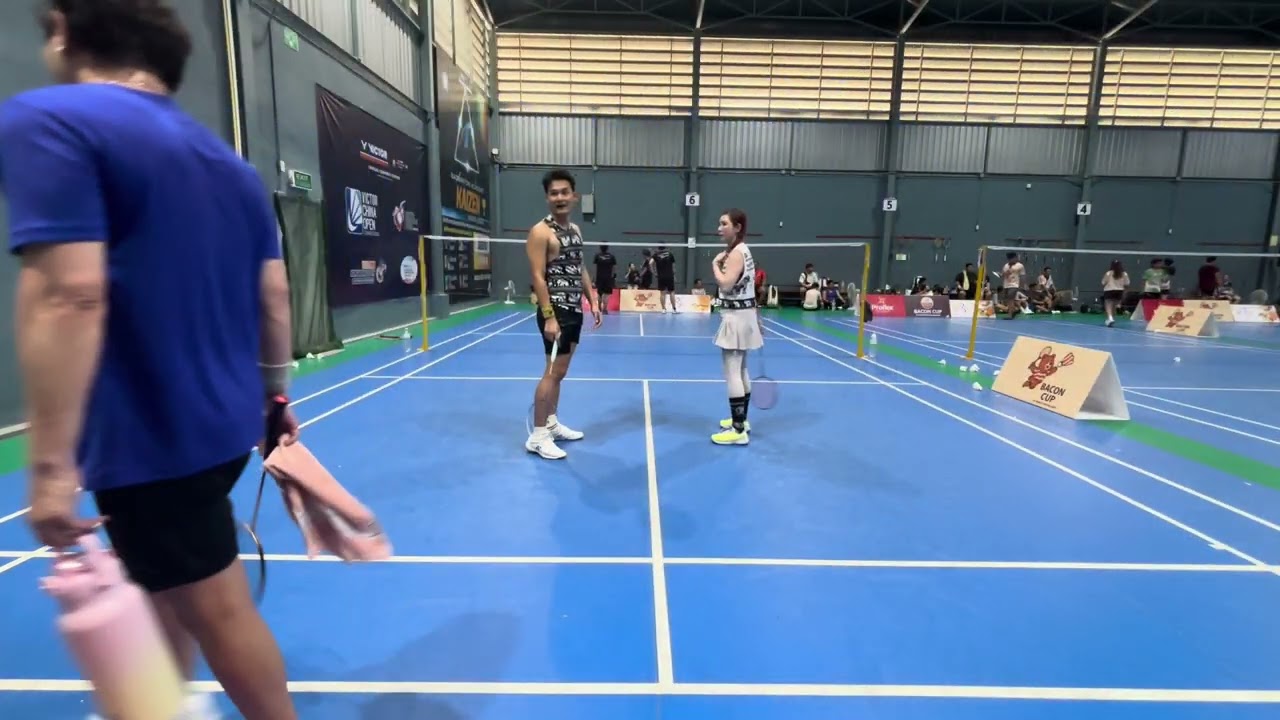 15/2/69แข่งแบดมินตัน  Bacon cup Kom+ปิง แมตที่ 2