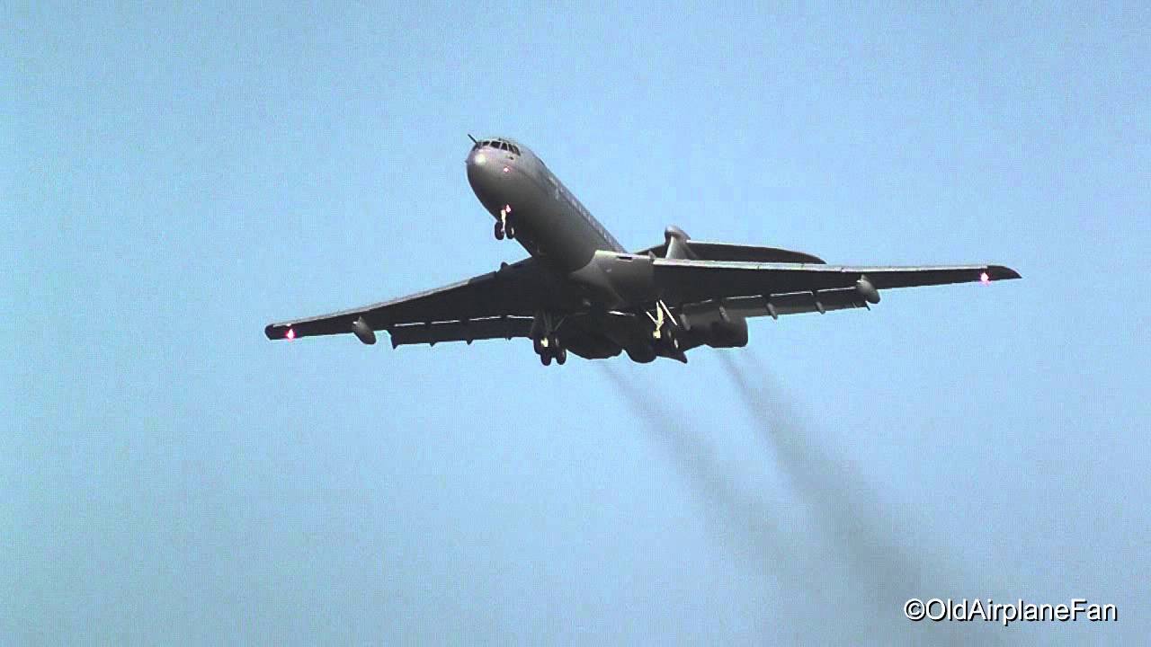 Royal Air Force Vickers VC-10 go around at Paderborn Lippstadt Airport (HD)