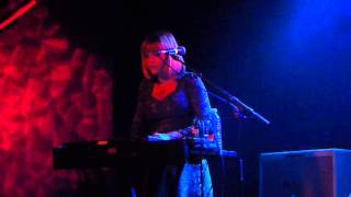 Video-Miniaturansicht von „Gwenno 05 Banter + Sisial Y Môr (OSLO London 22/09/2015“