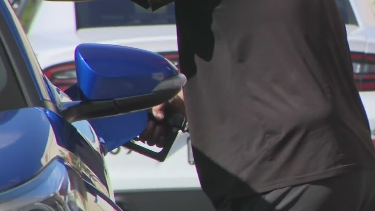 Gas prices in South Florida continue to rise as intense military strikes continue in Middle East