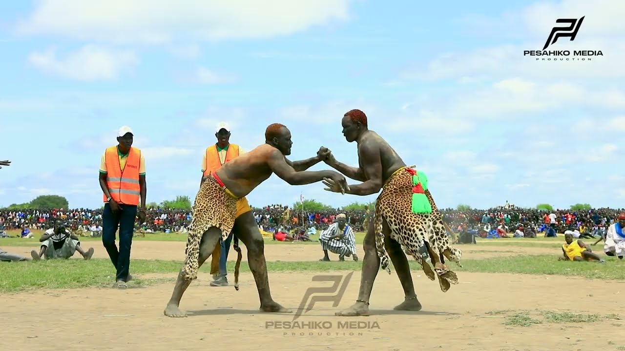 AKOL AGOK VS MATHEM MABUT WRESTLING MATCH IN BOR TOWN, BOR COUNTY VS YIROL EAST COUNTRY  