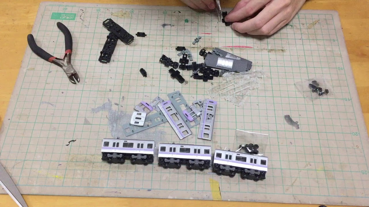 井の頭線のBトレを組み立てる - YouTube