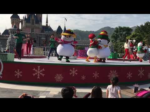 生歌&キャラクターも近くテンションアップ☆香港ディズニーランドのクリスマスキャッスルショー