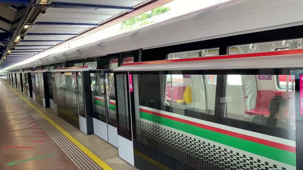 SMRT Trains NSL Kawasaki & CRRC Sifang C151C [701/702] departing Choa ...
