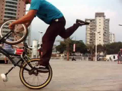 bmx flatland 2010/randy morales(puerto rico) aleja...