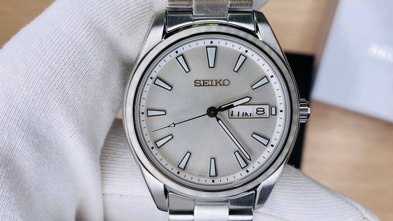: Seiko Essentials Quartz Silver Dial Men Watch SUR339P1 - YouTube