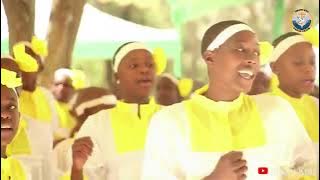 SHANGWE WATOTO WAKIIMBA NA KUCHEZA NYIMBO ZA MATOLEO KWA MADAHA! | Jimbo Kuu Katoliki Mwanza