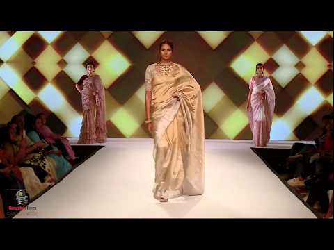 Fashion Week special models sashay in SakhiFashions designer saree