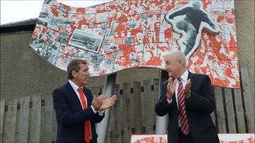 Bill Shankly memorial: Fabrication, enamel panels & assembly. Trico VE