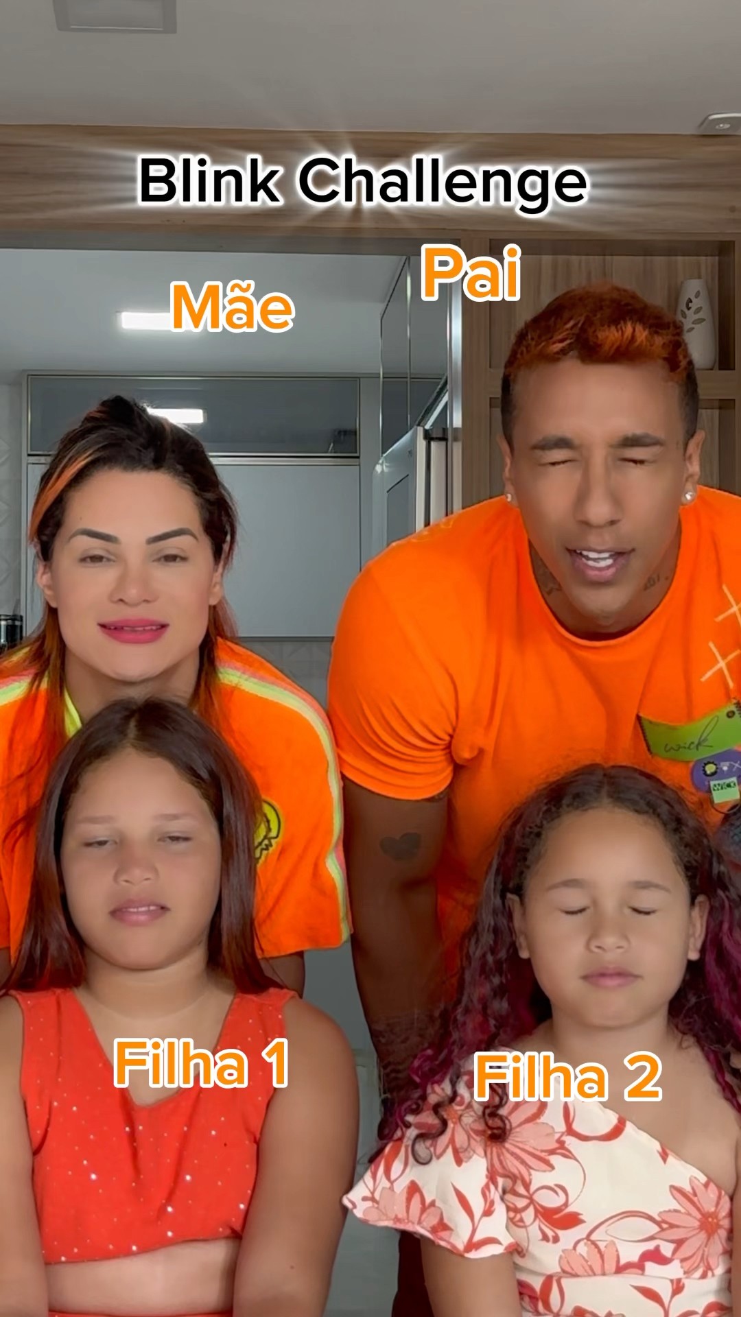 Quem piscou no tempo certo?​⁠@mayca.brasil #challenge #family #trend #short #shorts
