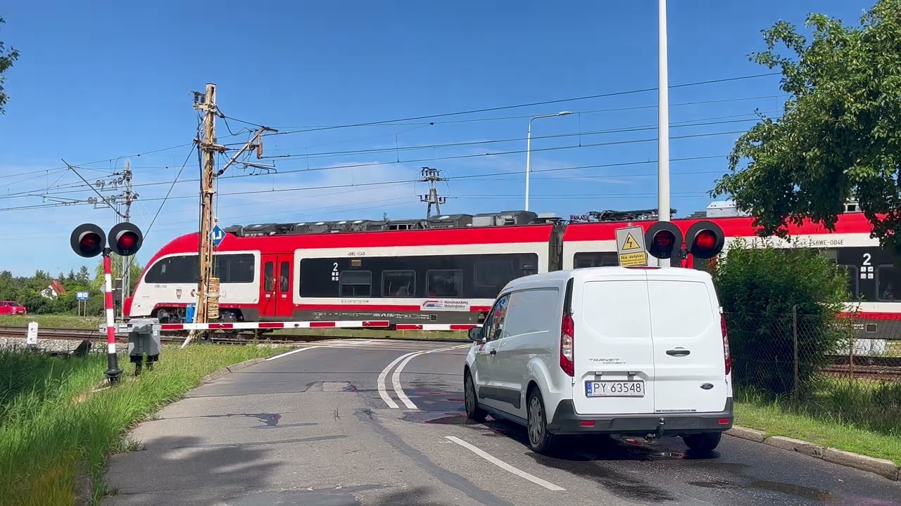 Przejazd kolejowy Pobiedziska, ul. Dworcowa // Polish Railroad Crossing
