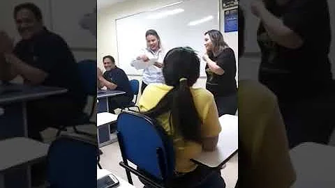 O que a contabilidade controla e registra?