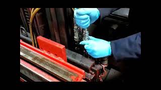 Quick release hydraulic couplings