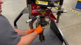 Using a Strut Compressor