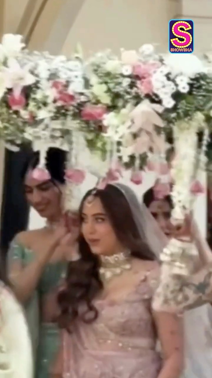 Aaliyah Kashyap Shines Brighter Than The Stars As She Walks In Taaron Ki Chaon! | News18 | N18S