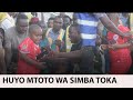 INAHUZUNISHA MTOTO WA SIMBA Alivotolewa Asipige Picha Na HERIS INJINIA Kuona Hivo Akamvuta Aje INAHUZUNISHA MTOTO WA SIMBA Alivotolewa Asipige Picha Na HERIS INJINIA Kuona Hivo Akamvuta Aje