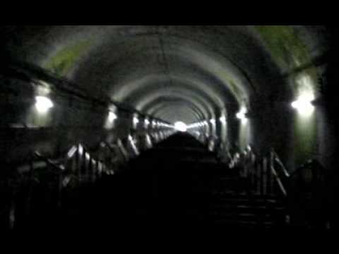 土合駅地下ホームから階段まで2009/08/15(4)