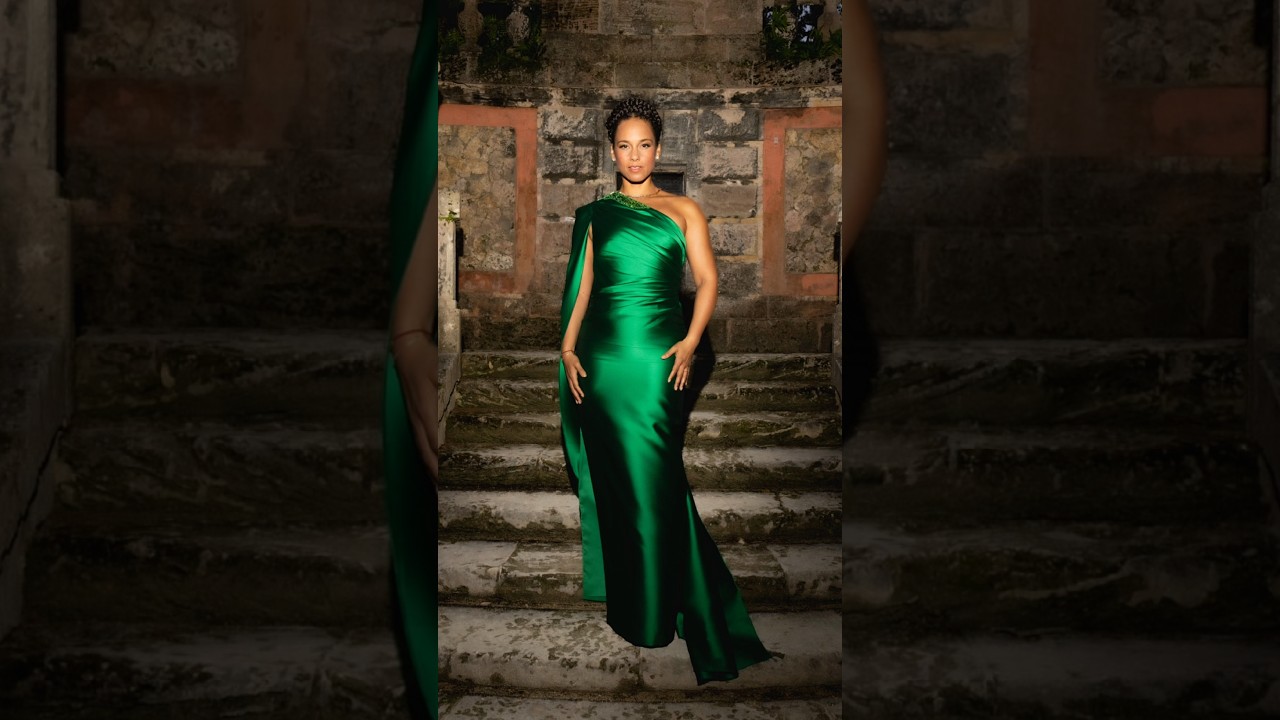 alicia keys green dress Grammys 2019 Fashion: Alicia Keys' Outfit Changes