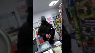 Грабитель Петя, нападение на магазин