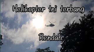 Helikopter TNI AD terbang rendah