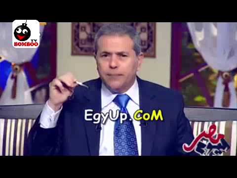 بالفيديو توفيق عكاشة يرفد فني الصوت على الهواء بسبب الاير بيس