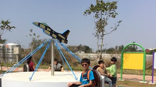 台南飛機主題特色公園-小朋友超開心玩沙溜滑梯 