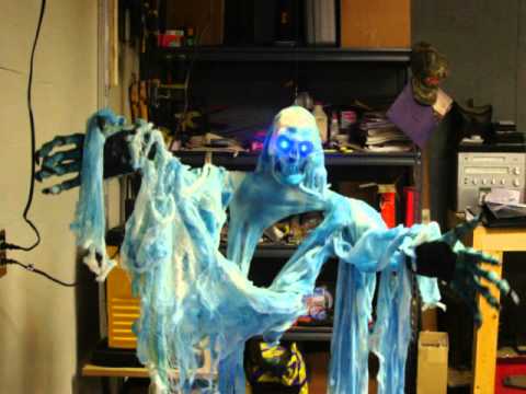 Halloween crank ghost