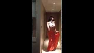 قحبة سعودية  ترقص لى كويتي في الفندق