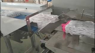 Automatic mop head flow packing machine