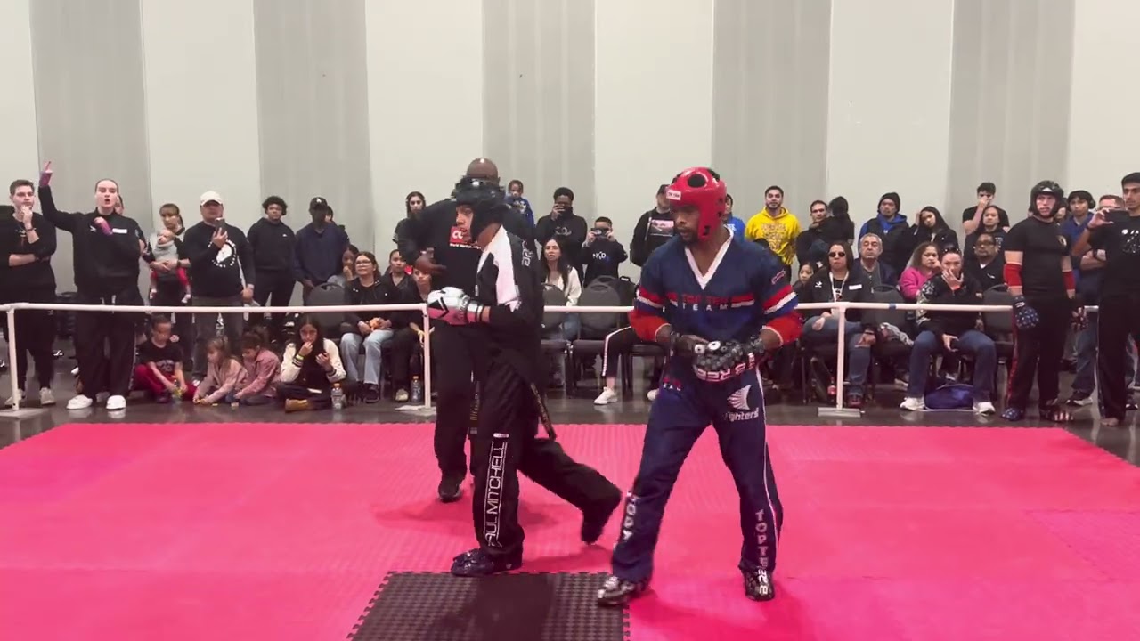 Энрике Летона против Бэйли Мерфи, спарринг в полусреднем весе, Гран-при - Compete Internationals ...