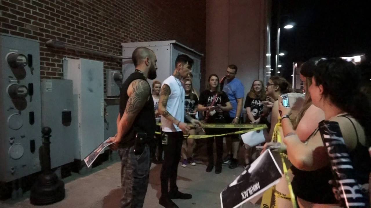 ANDY BIERSACK/BLACK-Meeting Fans After The Show