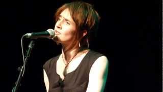 Karine Polwart - Cover Your Eyes (Celtic Connections, 2012) chords