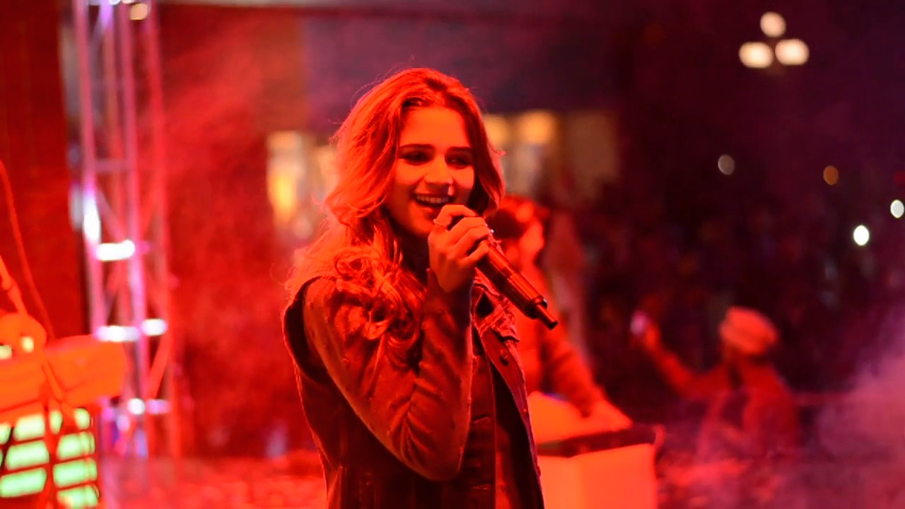 Kalabaaz Dil | Aima Baig | Live concert in Islamabad
