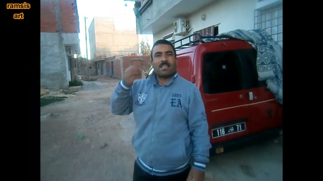 مجمع سكني بقصيبة سوسه يحيط به ماء الصوناد ولايصله والاهالي يستغيثون