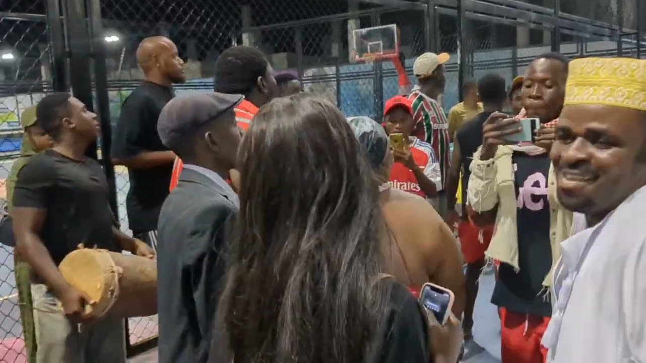 TEAM KOMBOLELA WAKIWA WANAINGIA VIWANJA VYA GSM TANZANITE SPORTS HUB KWENYE SAMIA CELEBRATE CUP 