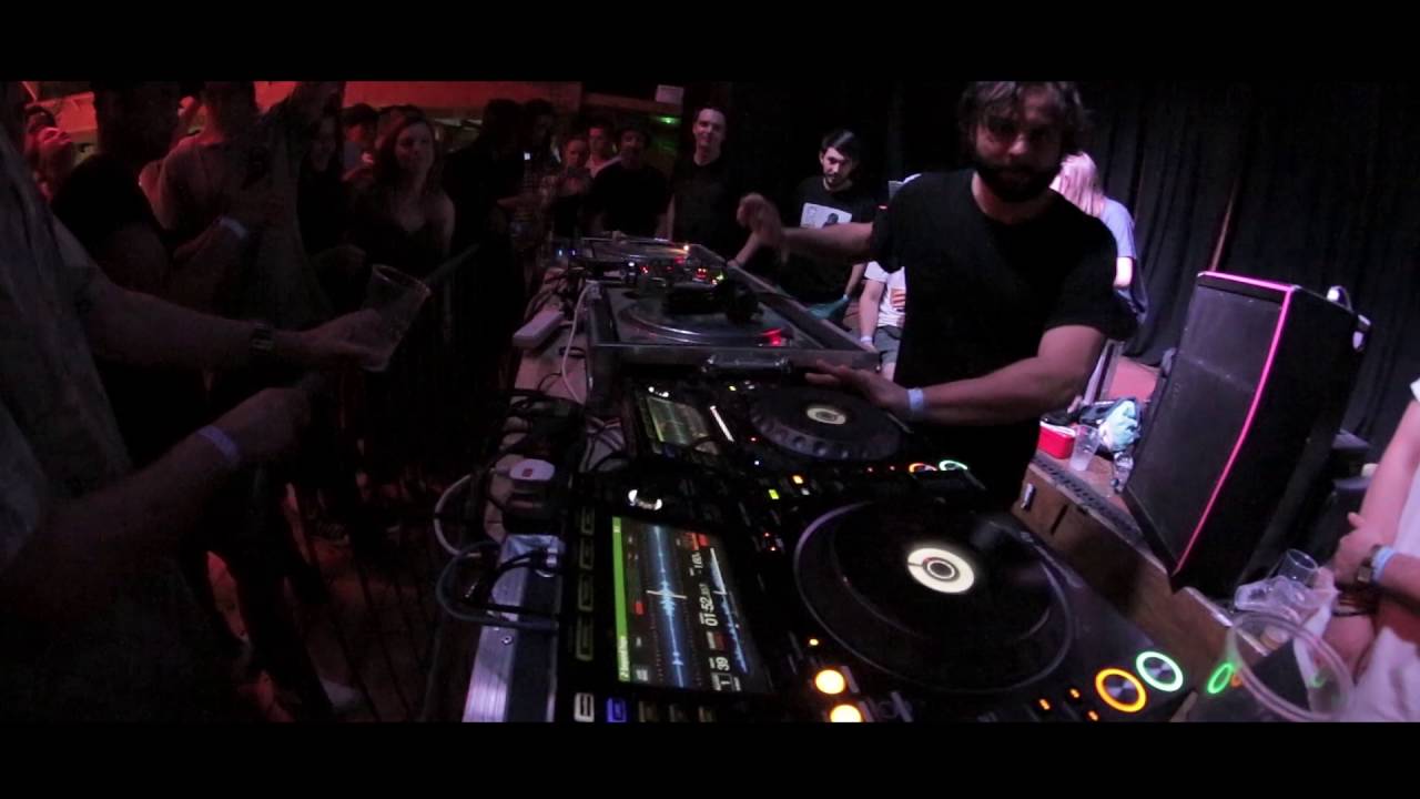 Stump Meets One Day.. Barac working his magic at The Brewhouse London