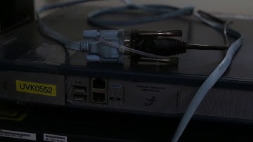 Bài 7  Cấu hình cơ bản trên Cisco Router Hướng dẫn kết nối cáp console vào thiết bị