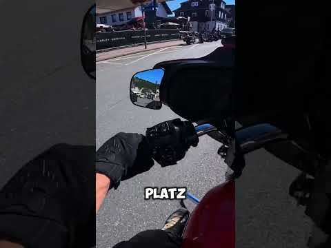 Er blockiert die Polizei — Video von Blackout auf YouTube