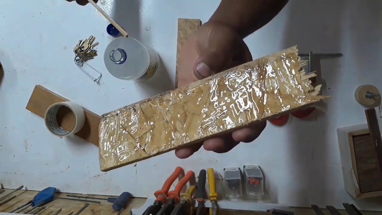 Testando a cola"radex super islime"em madeira