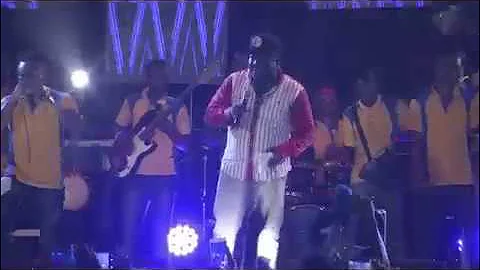 SEE HOW PASUMA FANS PRAISED SAHEED  OSUPA AT AGEGE ,PLS. SUBSCRIBE TO FUJI TV