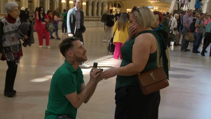 Boyfriend Proposes To Girlfriend Inside Grand Central Station