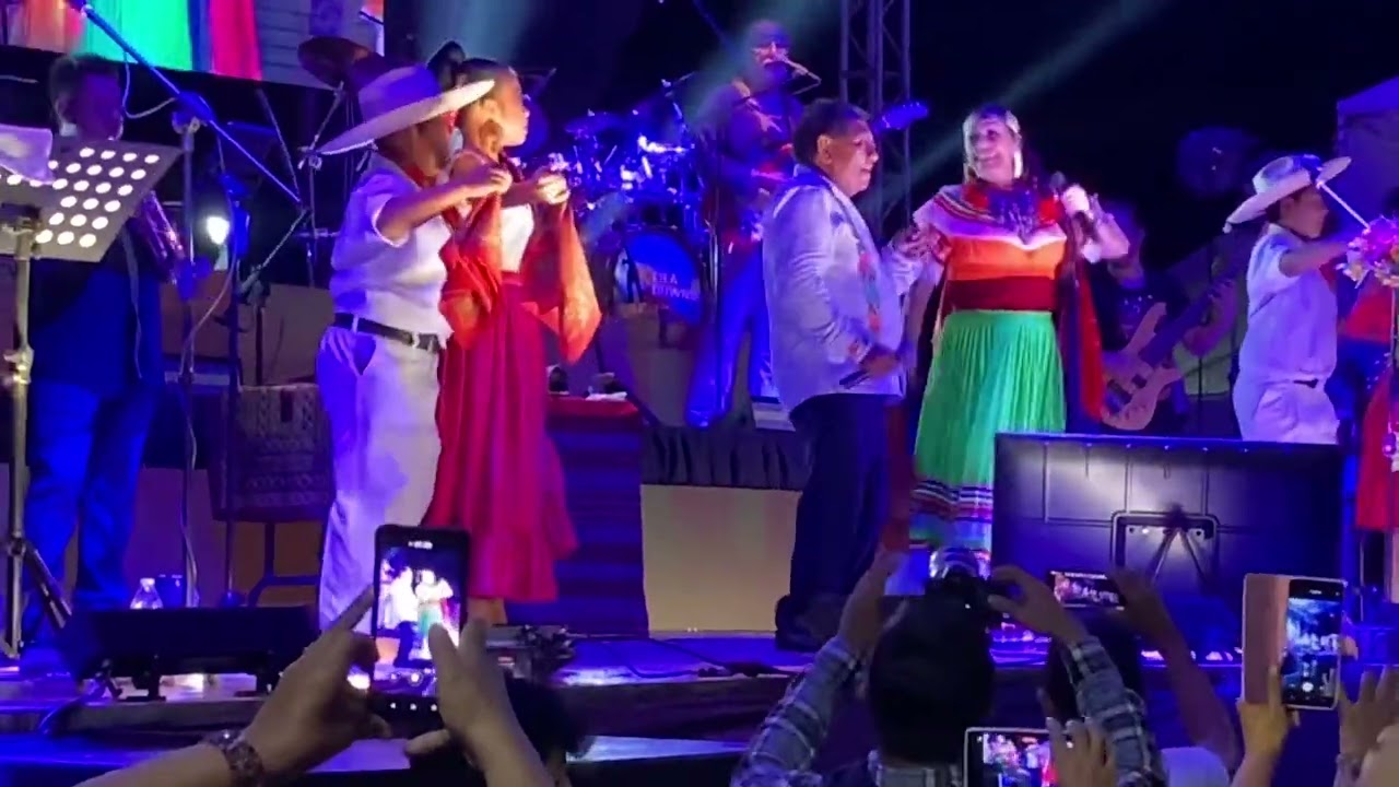 Lila Downs - La San Marqueña ft. Pepe Ramos (En Vivo Acapulco)