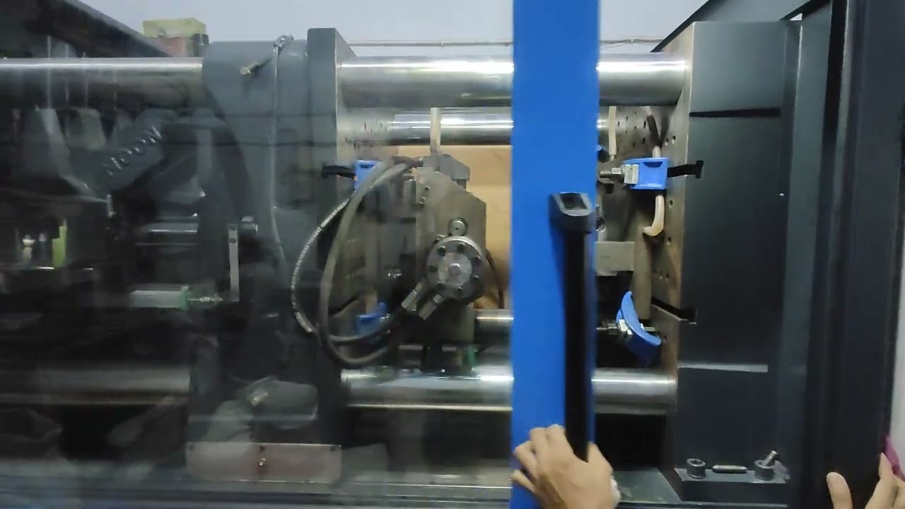 Plastic injection molding Machines 
