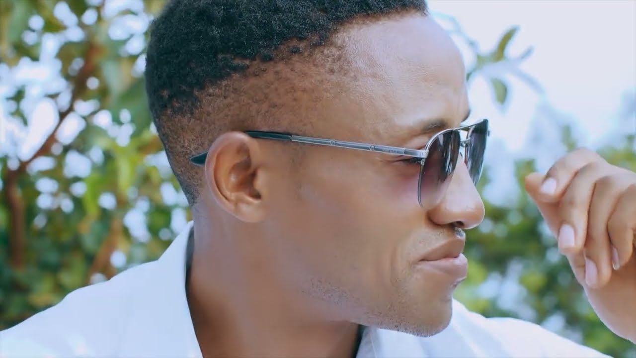 Lcube Clip officiel Je te donne mon être 