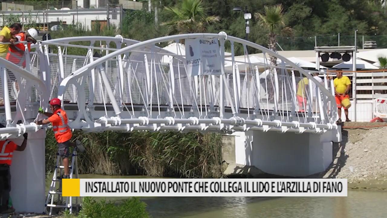 Installato il nuovo ponte che collega il Lido e Arzilla di Fano